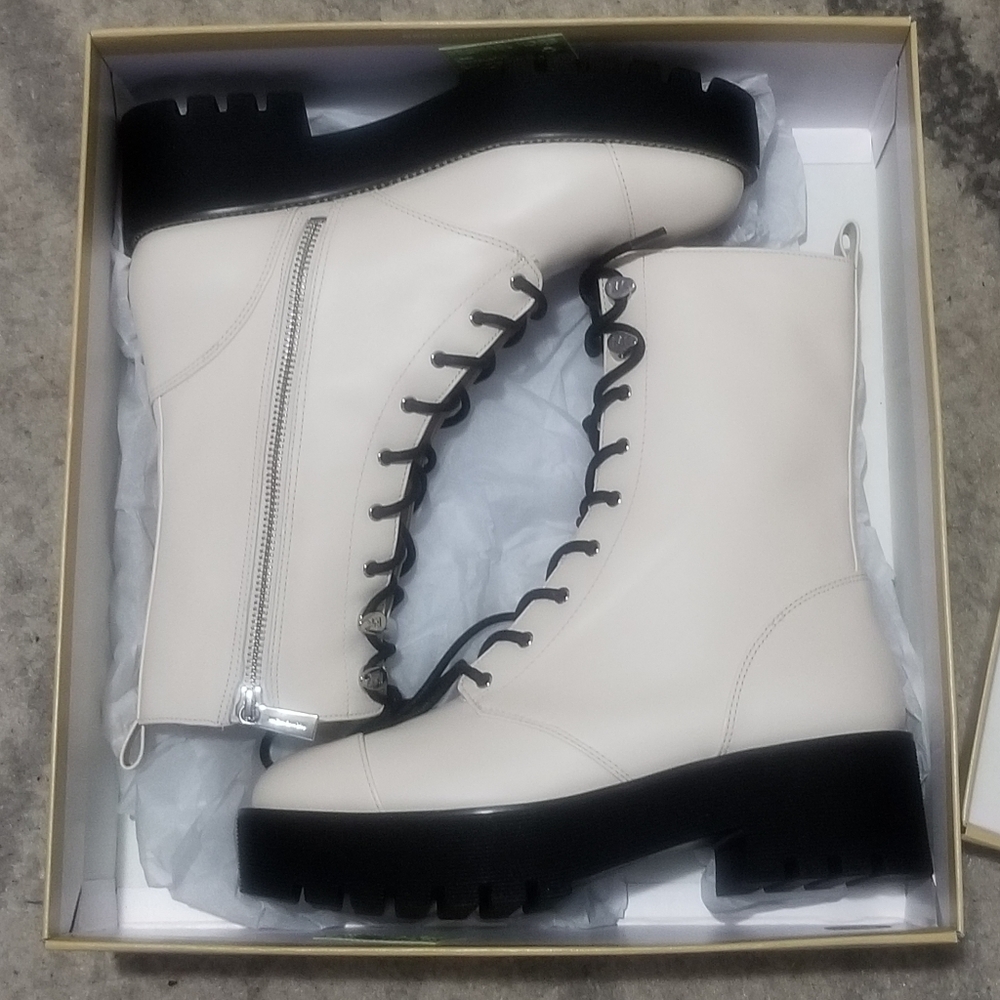 Michael Kors Bootie Womens Size 7.5